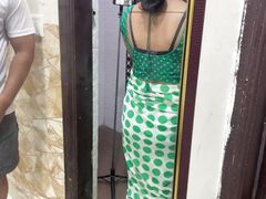 Desi Tharki Darzi Ne Mauka Ka Faida Uthakar Bhabhi ki kari chudai